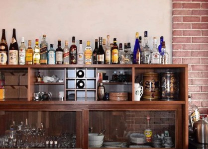 酒柜装修成这样，没一个男人不喜欢