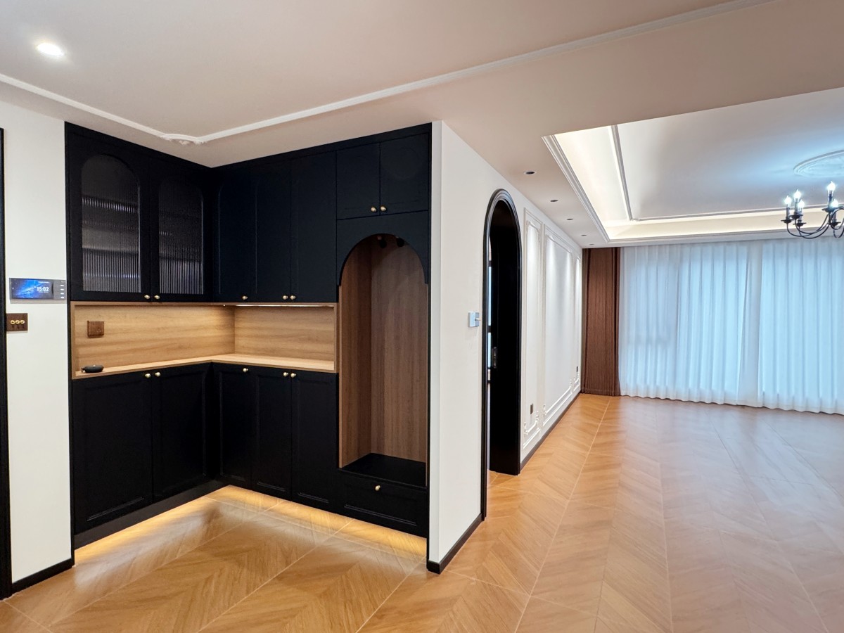 IMG_8330_batch_0_1764742581963